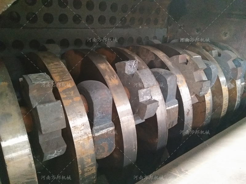 易拉罐粉碎結構